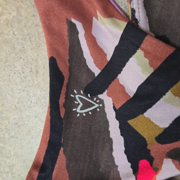 NWT Betsey Johnson Performance Multi-Colored Design Print Sportsbra/Crop Top - Picture 6 of 9